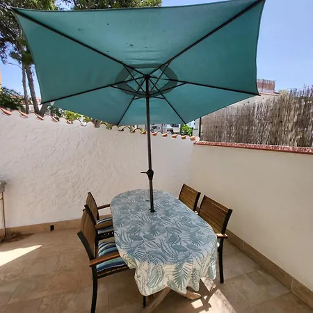 Appartamento Semi-detached Adosado Con Encanto -130 M2 - Wifi 600 Mb - Piscina Comunitaria - Patio Privado